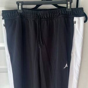 NWT Black & White Jordan Joggers - size XXL